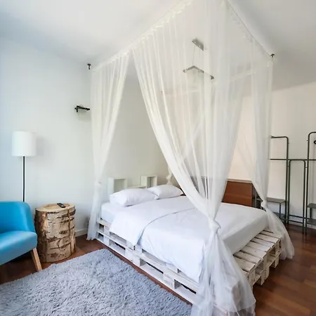 Apartment Aleja Solidarnosci Blue Studio Warsaw