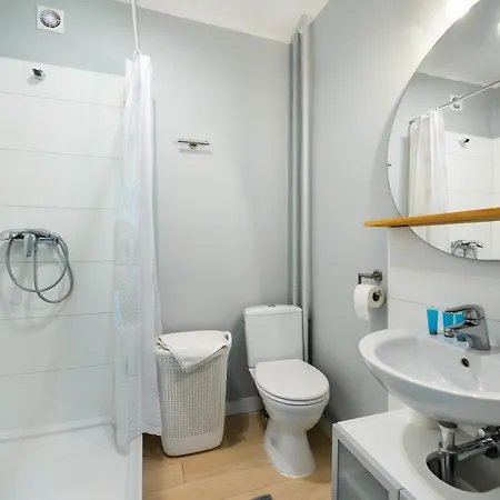 Aleja Solidarnosci Blue Studio Apartment